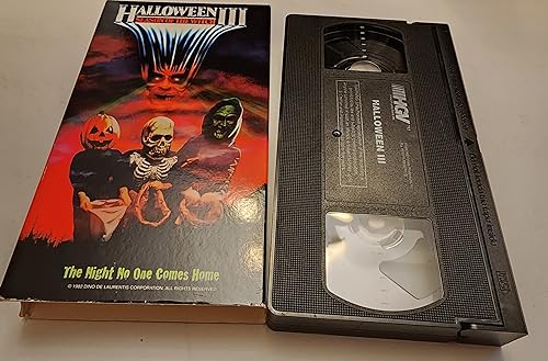 9786304288450: Halloween III: Season of the Witch [VHS]