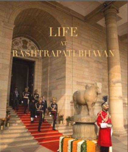9788123022987: Life at Rashtrapati Bhavan