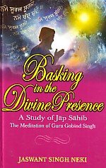 9788172054014: Basking in the Divine Presence - A Study of Jap Sahib