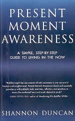 9788188479016: Present Moment Awareness (a simple step by step guide to living in the now) [Paperback]