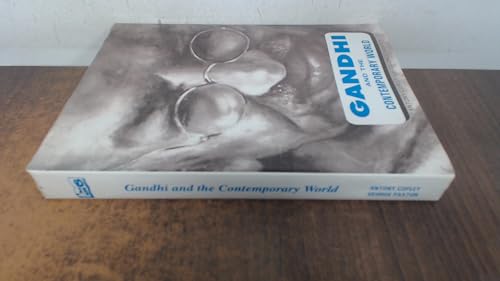 9788190006811: Gandhi and the Contemporary World