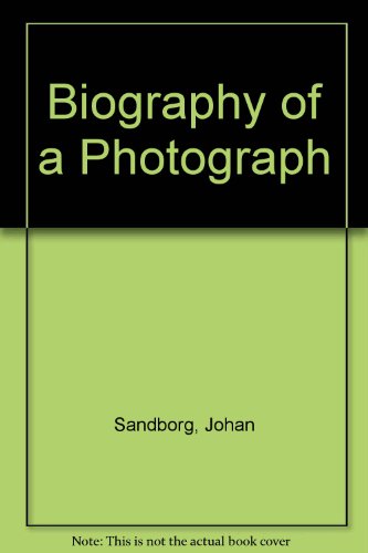 9788280130600: Biography of a Photograph