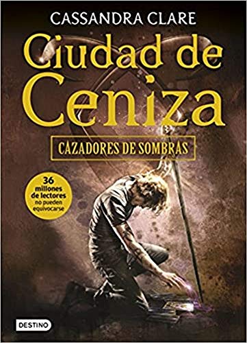 Imagen de archivo de Ciudad de Ceniza: Cazadores de sombras 2 a la venta por Ammareal