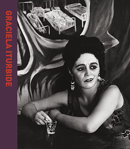 Imagen de archivo de Graciela Iturbide GoodReads a la venta por Iridium_Books