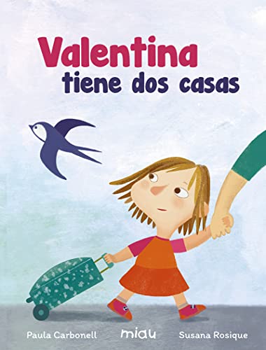 Stock image for VALENTINA TIENE DOS CASAS for sale by Agapea Libros