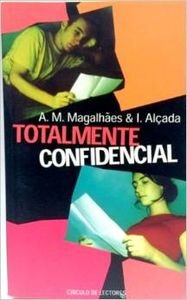 Stock image for Totalmente Confidencial for sale by Hamelyn