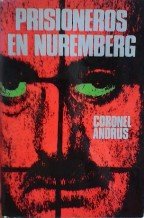 Stock image for Prisioneros en Nuremberg for sale by LibroUsado | TikBooks