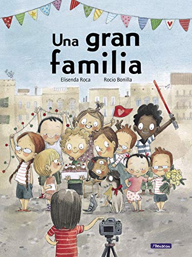 Stock image for Una Gran Familia for sale by ThriftBooks-Dallas