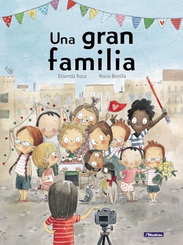 Stock image for Una Gran Familia for sale by ThriftBooks-Dallas