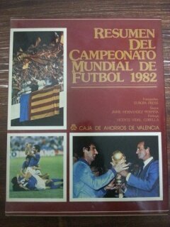 Imagen de archivo de RESUMEN DEL CAMPAMENTO MUNDIAL DE FUTBOL 1982 a la venta por Mercado de Libros usados de Benimaclet