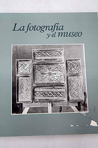 Imagen de archivo de La fotografa y el museo a la venta por Ub Libros