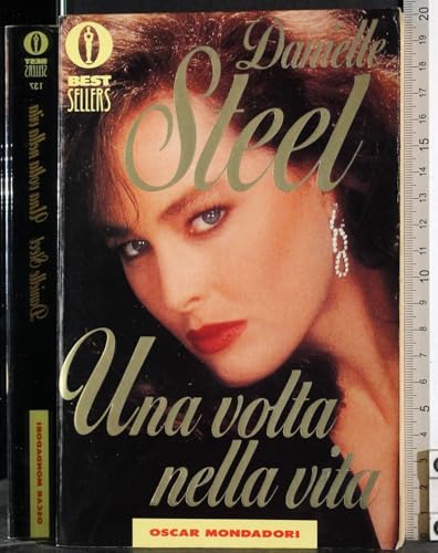 Beispielbild fr Una volta nella vita (Oscar bestsellers) zum Verkauf von medimops