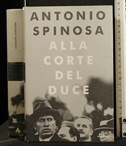 9788804478706: Alla corte del duce