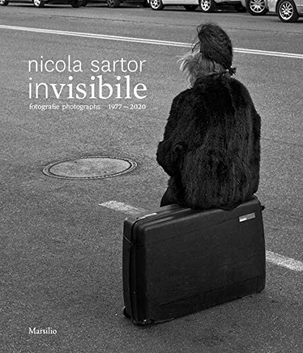 Immagine stock per Invisibile. Fotografie 1977-2020. Ediz. illustrata