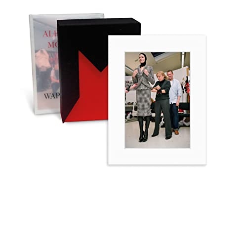 Imagen de archivo de Alexander McQueen: Working Process: Photographs by Nick Waplington (Limited Edition & Signed Print) a la venta por Hennessey + Ingalls