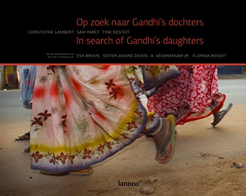 Beispielbild fr Op zoek naar Gandhi's dochters / In Search of Gandhis Daughters zum Verkauf von medimops