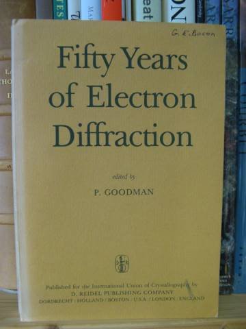 9789027713315: Fifty Years of Electron Diffraction