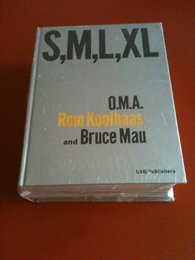 Stock image for S,M,L,XL O.M.A. Small, Medium, Large, Extra-Large. Office for Metropolitan Architecture, Edited by Jennifer Sigler. Photography by Hans Werlemann 1995 010 Publishers, Rotterdam. for sale by Antiquariat Herold