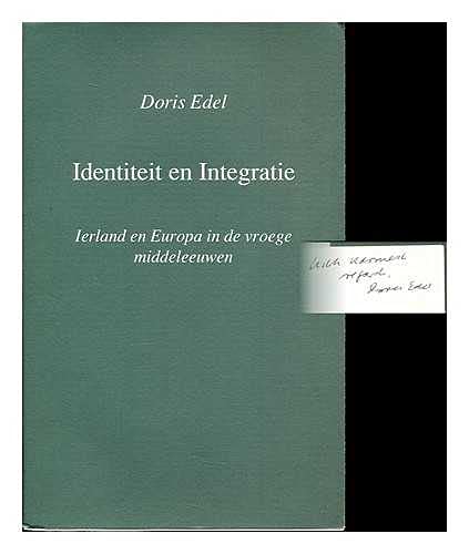 Beispielbild fr IDENTITEIT EN INTEGRATIE - Ierland en Europa in de vroege middeleeuwen zum Verkauf von FESTINA  LENTE  italiAntiquariaat