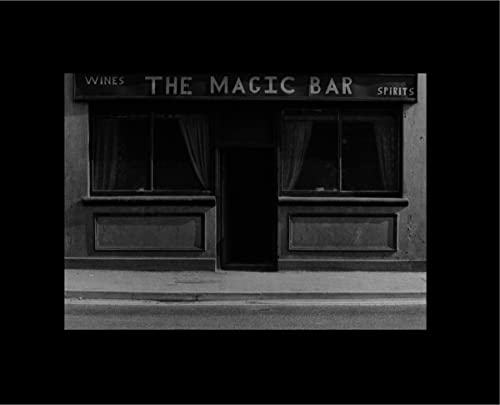 Beispielbild fr The Magic Bar zum Verkauf von medimops