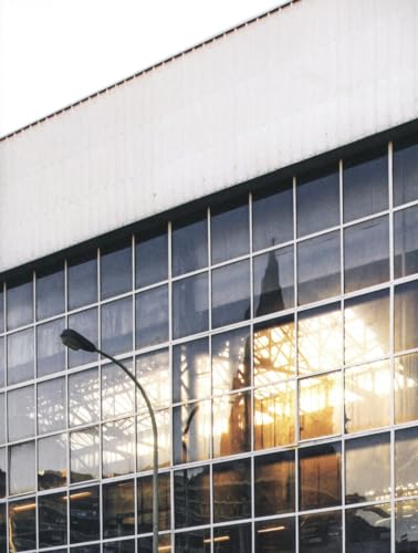 Imagen de archivo de Kanal Brut By Kanal-centre Pompidou a la venta por RECYCLIVRE