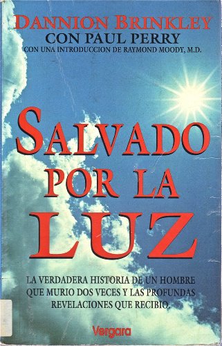 Stock image for Salvado Por La Luz (Spanish Edition) for sale by ThriftBooks-Atlanta