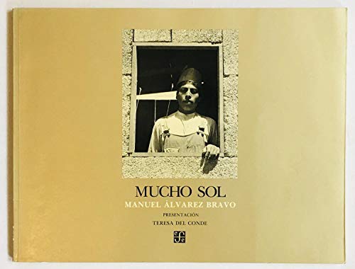 Stock image for Mucho Sol (Coleccin Ro de Luz) (Spanish Edition) for sale by GF Books, Inc.