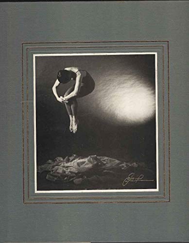 Beispielbild fr Zobel Dancer. zum Verkauf von Antiquariat Dr. Rainer Minx, Bcherstadt