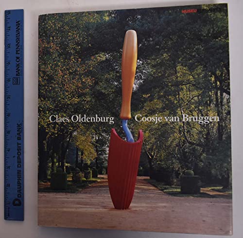 Imagen de archivo de Claes Oldenberg and Coosje Van Bruggen Down Liquidamber Lane - Sculpture in the Park a la venta por Books on the Boulevard