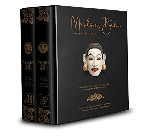 Beispielbild fr Masks of Bali, Between Heaven and Hell: Living Mask Traditions and Masterpieces of Masks. 2 volumes. zum Verkauf von Thomas Heneage Art Books