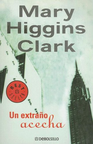 Beispielbild fr Un Extrano Acecha (Spanish Edition) zum Verkauf von Iridium_Books