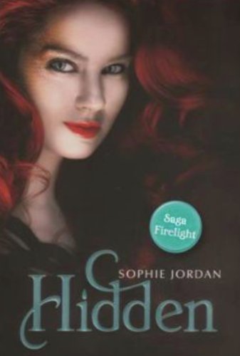 Imagen de archivo de Hidden, Chica de Luz (Firelight) (Spanish Edition) a la venta por Goodbookscafe