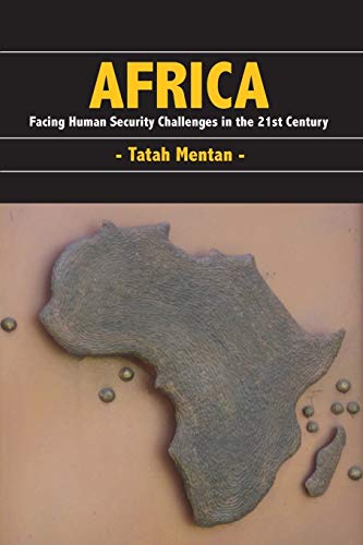 9789956791118: Africa: Facing Human Security Challenges in the 21st Century