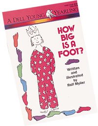 9789994648344: How Big Is a Foot?