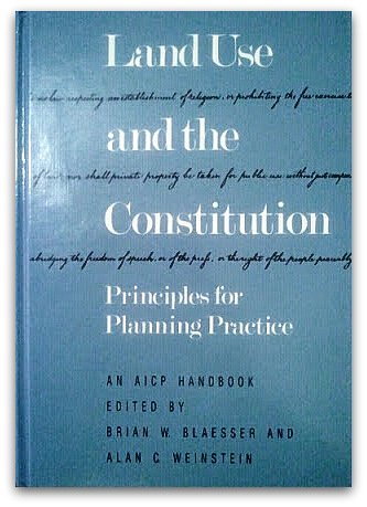 9789995175382: Land Use and the Constitution